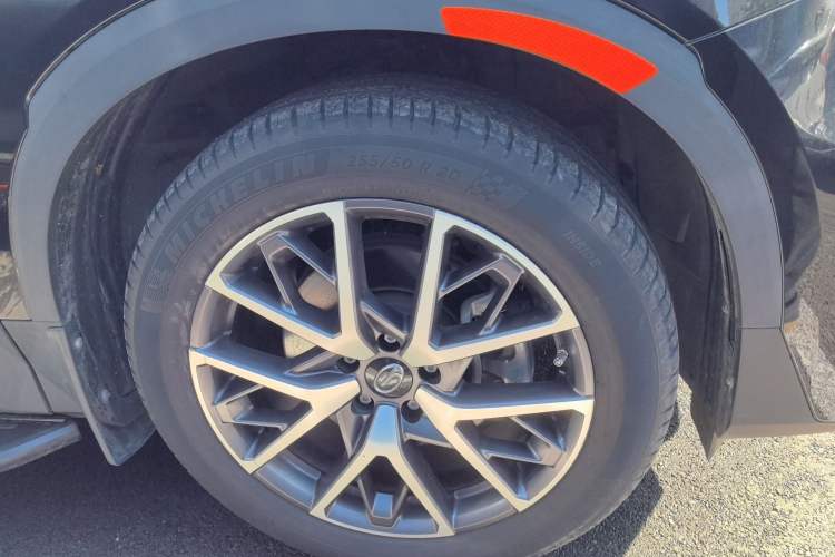 Used GAC Trumpchi GS8 2022 Linghang Series 2.0 TGDI Two-Wheel-Drive Luxury Smart Connectivity Version (7 Seats) Right Rear Wheel Hub