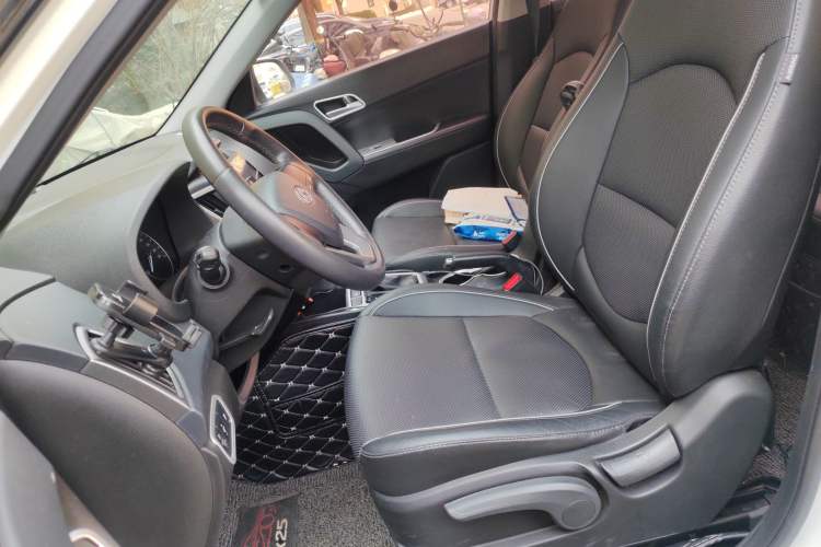 Used Hyundai ix25 2015 1.6L Automatic Two-Wheel Drive Smart GLS Trim Left Front Seat