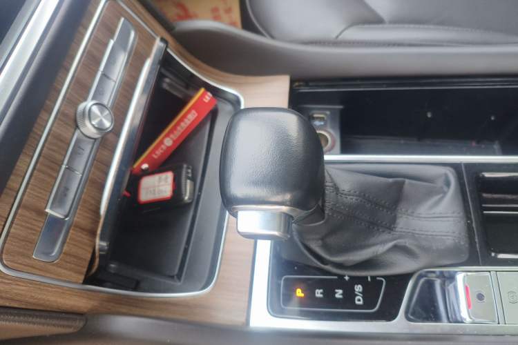 Used Roewe RX8 2019 30T Two-Wheel Drive Supreme Flagship Edition