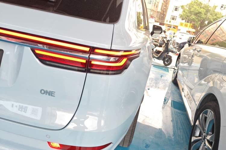 Used Li Auto ONE 2020 Range-Extended 7-Seater Version Right Rear Taillight