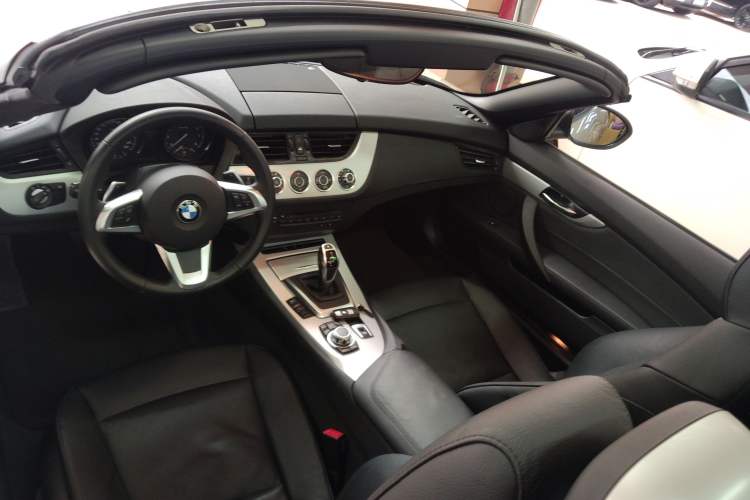 Used BMW Z4 2013 sDrive20i Leading Model
