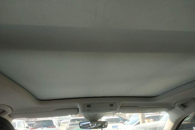 Used Volkswagen Tayron 2024 300TSI Two-Wheel-Drive Luxury Plus Advanced Version Headliner