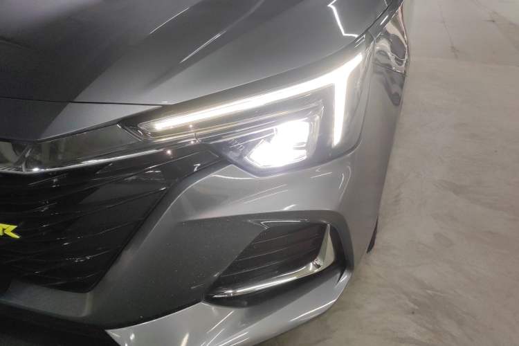 Used Roewe i6 MAX 2020 300TGI Automatic "Swell Cool Smart Drive" Edition Left Front Headlight