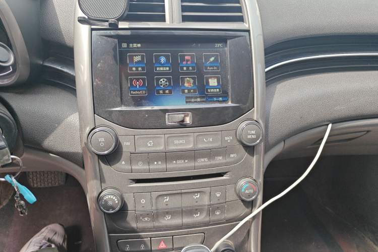 Used Chevrolet Malibu 2014 2.4L Automatic Luxury Edition Audio And AC Panel