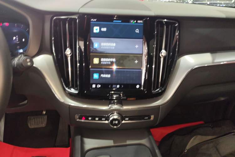 Used Volvo XC60 2023 B5 4x4 Smart Luxury Edition