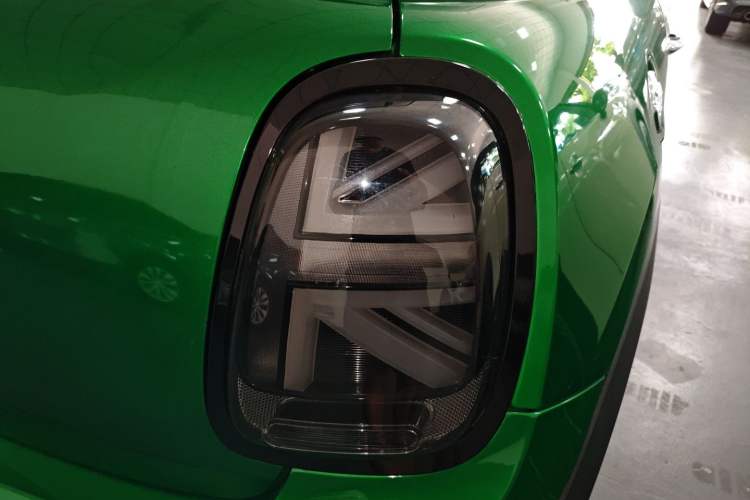 Used MINI 2016 2.0T COOPER S Pioneer Edition Exterior 5