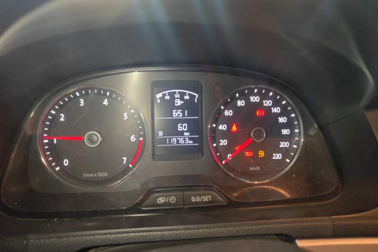 Used Volkswagen Lavida 2013 1.6L Manual Comfort Edition Instrument Cluster