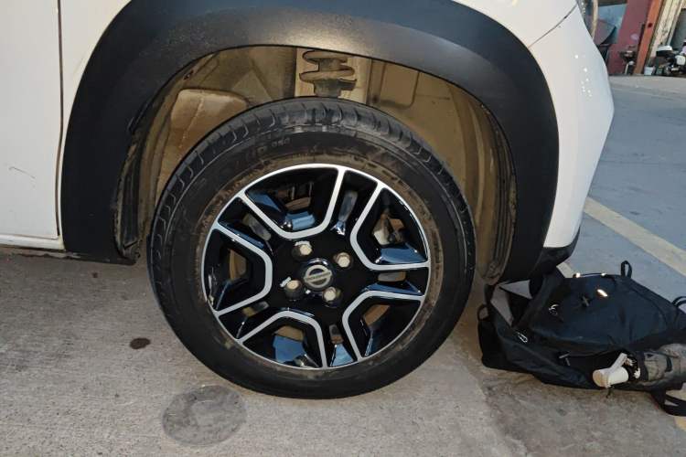 Used Dongfeng NAMMI BOX 2022 Chasing Wind Edition 331 km Standard Model Right Front Wheel Hub