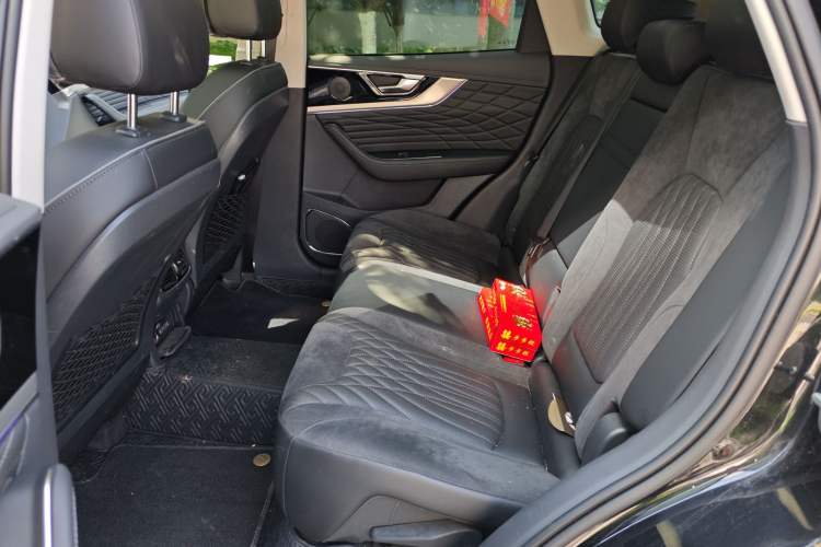 Used Hongqi HS5 2022 Facelifted Version 2.0T Smart Connect Flagship All-Wheel-Drive Edition