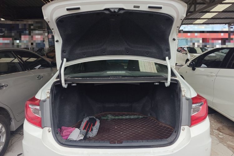 Used Honda Crider 2015 1.8L automatic luxury edition
