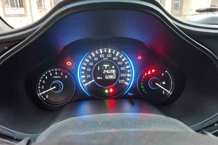 Used Honda Crider 2015 1.8L automatic luxury edition
