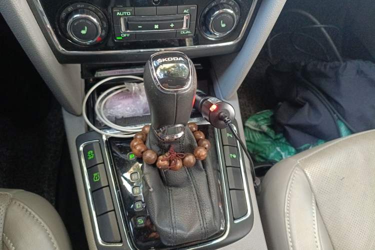 Used Skoda Superb 2013 1.8TSI Automatic Yashi Edition
