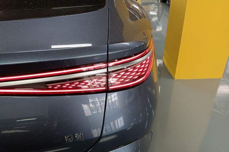 Used BYD Seal 2024 HONOR Edition DM-i 1.5L 121km Luxury Model Exterior 3