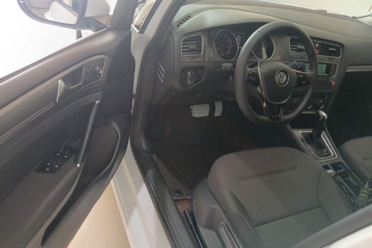 Used Volkswagen Golf 2014 1.6L Automatic Comfort Model