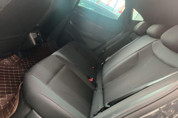 Used Volkswagen ID.UNYX 2024 Pro Long-Range Version Left Rear Seat