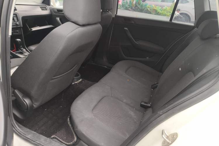 Used Skoda Rapid Spaceback 2014 1.6L Automatic Enjoyment Edition