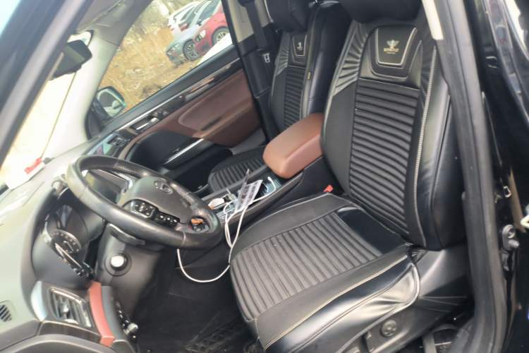 Used GAC Trumpchi GS8 2017 320T Two-Wheel Drive Luxury Smart Connectivity Version (7 Seats)