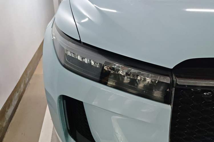 Used Li Auto ONE 2020 Extended-Range 6-Seater Version Right Front Headlight