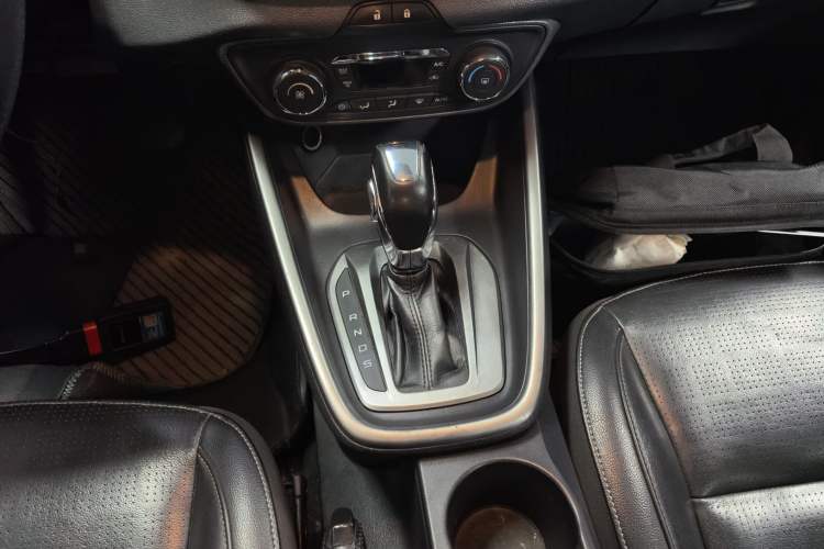 Used Ford Escort 2015 1.5L Automatic Fashion Model Gear Lever
