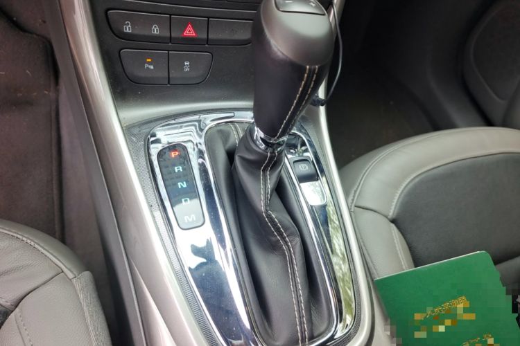 Used Chevrolet Malibu 2014 2.0L Automatic Luxury Edition Gear Lever