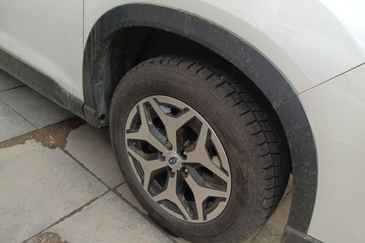 Used Subaru Forester 2021 2.0i Luxury Edition Right Front Wheel Hub