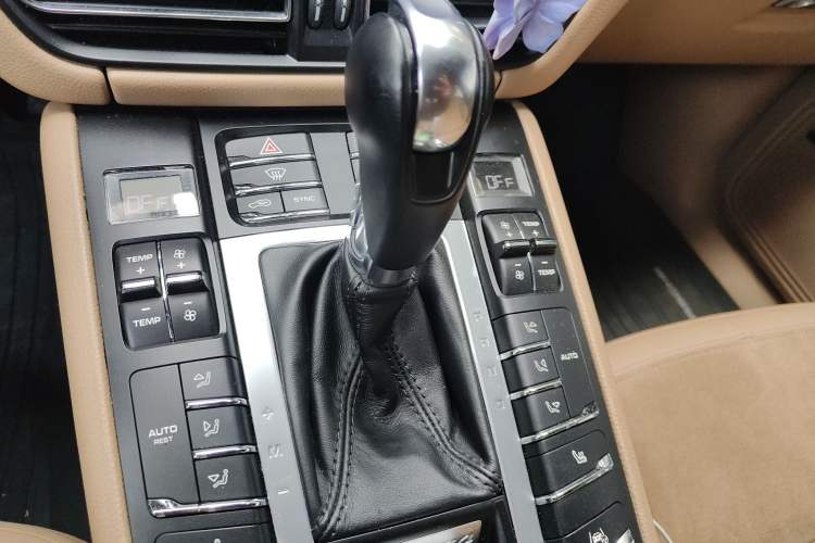 Used Porsche Macan 2018 Macan 2.0T