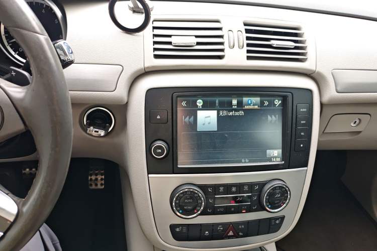 Used Mercedes-Benz R-Class  Audio And AC Panel