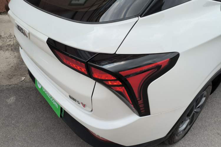 Used NETA V 2021 Standard Range Entertainment Version – Upgraded Model Right Rear Taillight