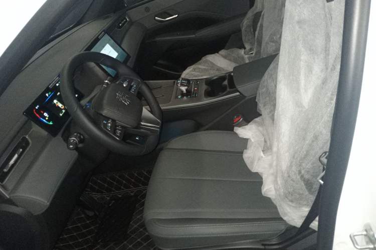 Used BYD Qin PLUS 2025 DM-i Smart Drive 55KM Leading Model Left Front Seat