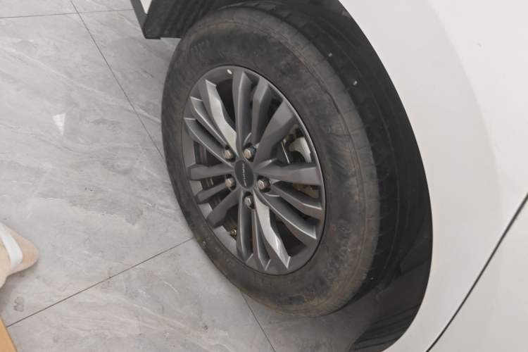 Used SAIC MAXUS G50 2023 PLUS 1.5T Happiness-Recommended Automatic Start Edition Right Rear Wheel Hub