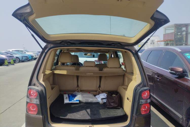 Used Volkswagen Touran 2011 1.4T DSG Zhiya Edition 5 Seats Trunk