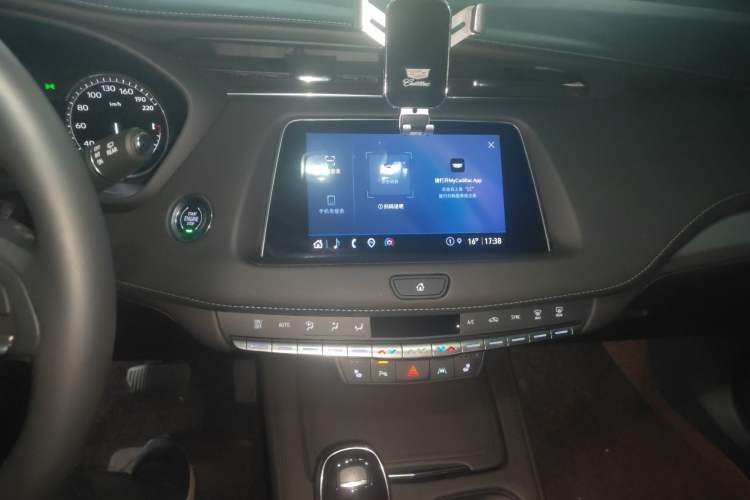 Used Cadillac XT4 2022 28T Two-Wheel-Drive Luxury Version
