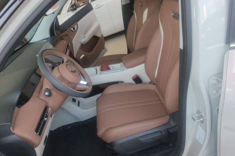 Used Wuling Bingo S 2025 Model 325km Flagship Edition Left Front Seat