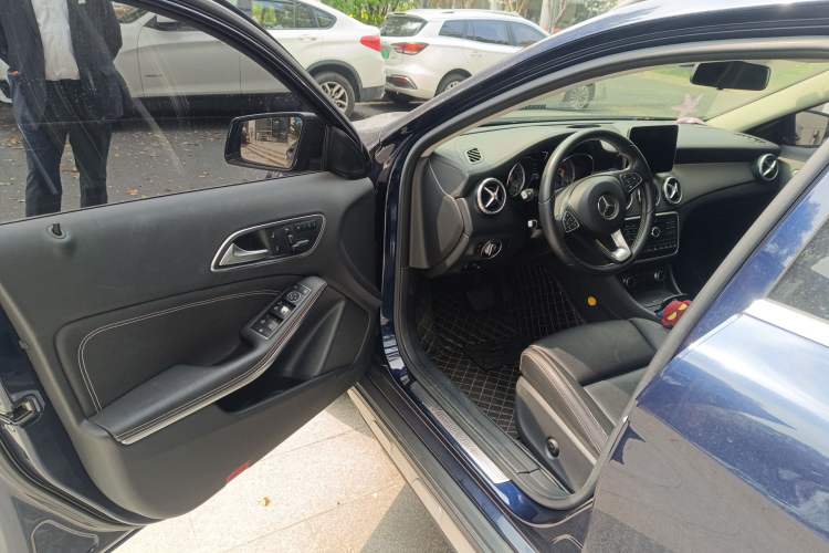 Used Mercedes-Benz GLA 2016 GLA 220 4MATIC Fashion Edition
