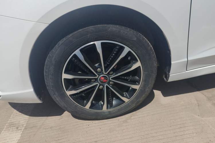 Used Roewe i5 2020 1.5L Automatic 4G Connect Luxury Flagship Edition
