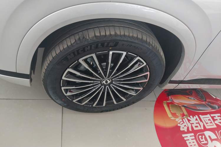 Used Dongfeng Aeolus L8 2025 Model 185KM Ideal Edition