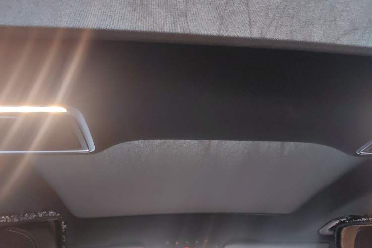 Used Mercedes-Benz GLC 2022 Refreshed GLC 300 L 4MATIC Dynamic Edition Prestige Version Headliner