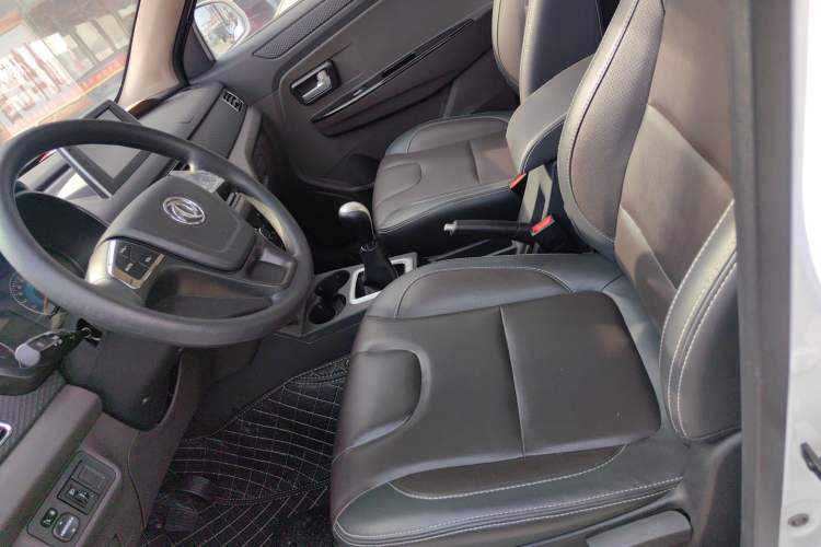 Used Dongfeng Fengon 330 2019 1.5L 330S Manual Comfort Version China VI Standard Left Front Seat