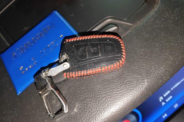 Used Hyundai Santa Fe 2013 2.4L Automatic Two-Wheel Drive Smart Version