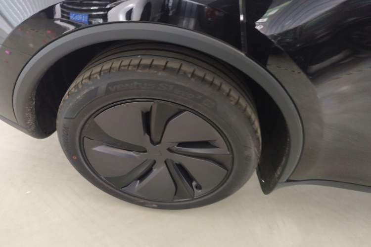 Used Tesla Model Y 2026 Model Long-Range Rear-Wheel-Drive Version
