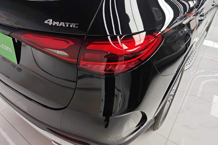 Used Mercedes-Benz GLC 2025 Refreshed GLC 300 L 4MATIC Dynamic Version 5 Seats Exterior 3