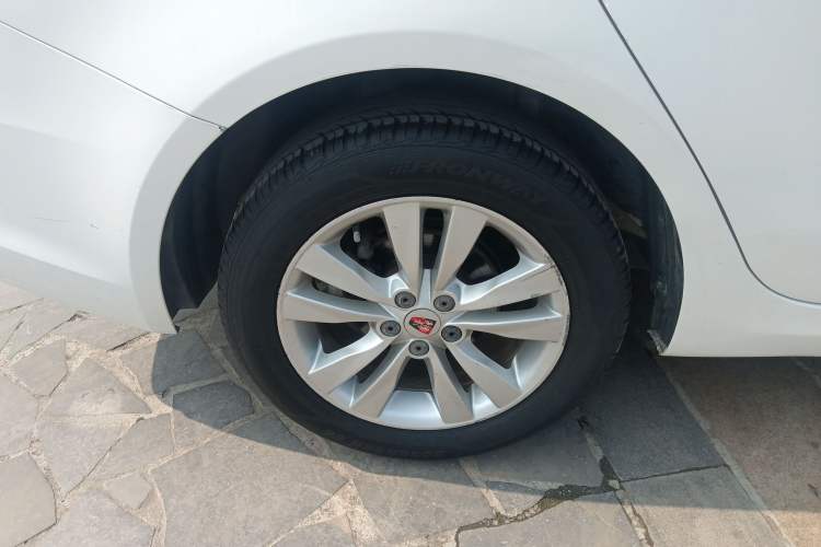 Used Roewe 360 2015 1.5L Automatic Luxury Edition
