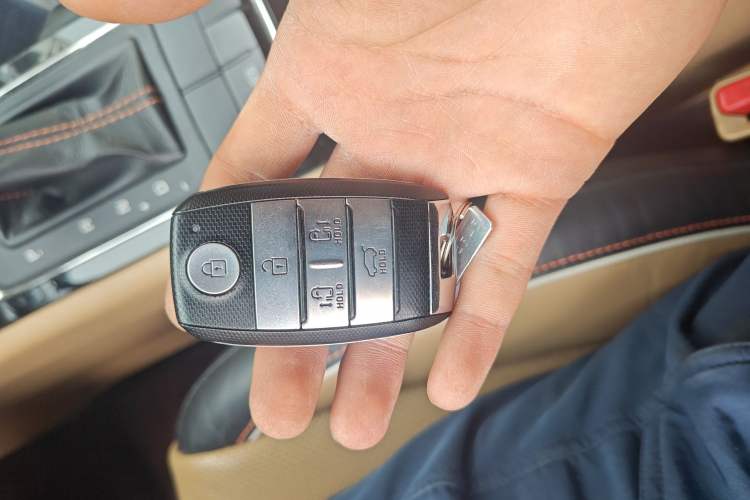 Used Kia Carnival 2015 3.3 GDI Luxury Edition China V Standard Vehicle Key