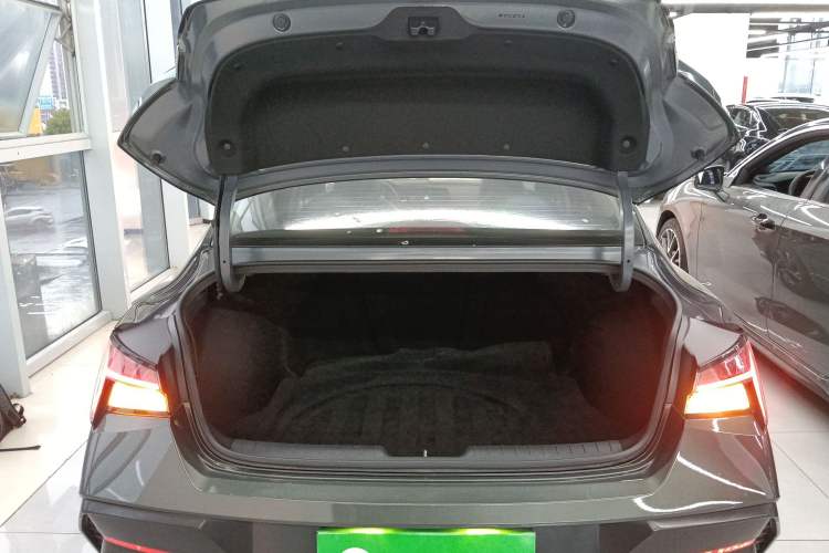 Used Hyundai Elantra 2023 1.5L CVT LUX Prestige Edition