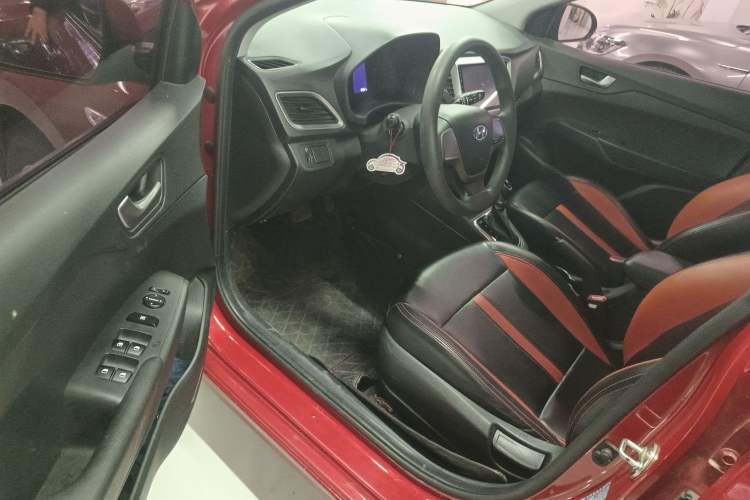 Used Hyundai Verna RV 2017 1.4L Automatic Cool Edition GLS China VI Standard Driver Seat