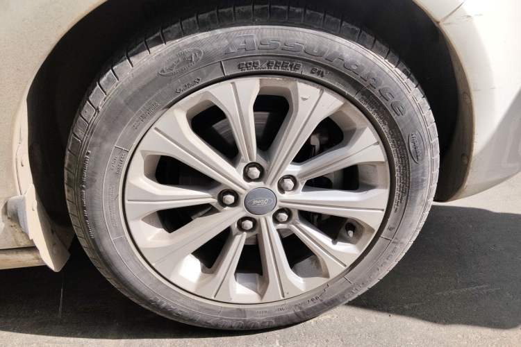 Used Ford Escort 2015 1.5L Automatic Fashion Model Right Front Wheel Hub