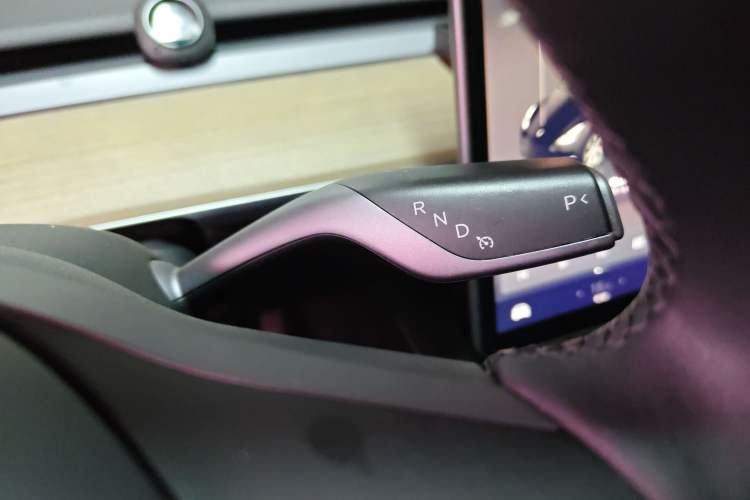 Used Tesla Model Y 2022 Revised Version Rear-Wheel Drive Gear Lever