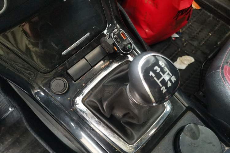 Used HYOSOW S3 2015 1.5L Luxury Model China V Standard
