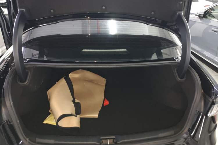 Used Lynk & Co 03 2022 1.5TD DCT JingPlus Trunk