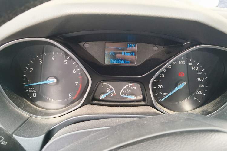 Used Ford Focus 2015 Sedan 1.6L Manual Fashion Edition